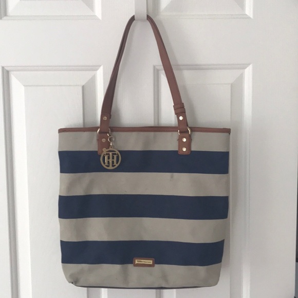 Tommy Hilfiger Handbags - Tommy Hilfiger purse